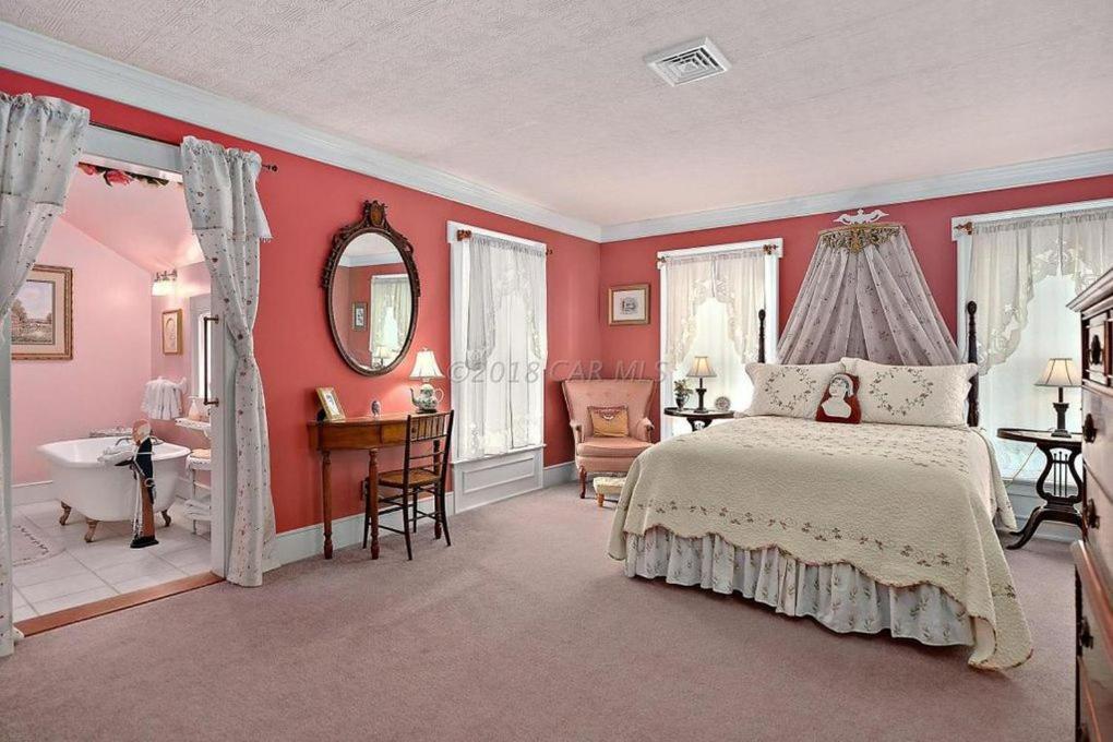 Princess Anne Book Lovers Inn Buitenkant foto